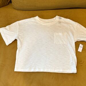 NWT- Gap White Pocket Box Cut Teen SZ 10